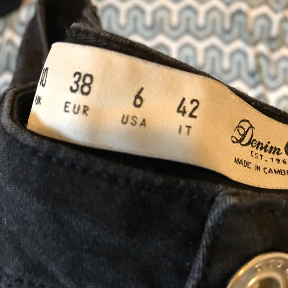 Jeans - Picture 6 of 8